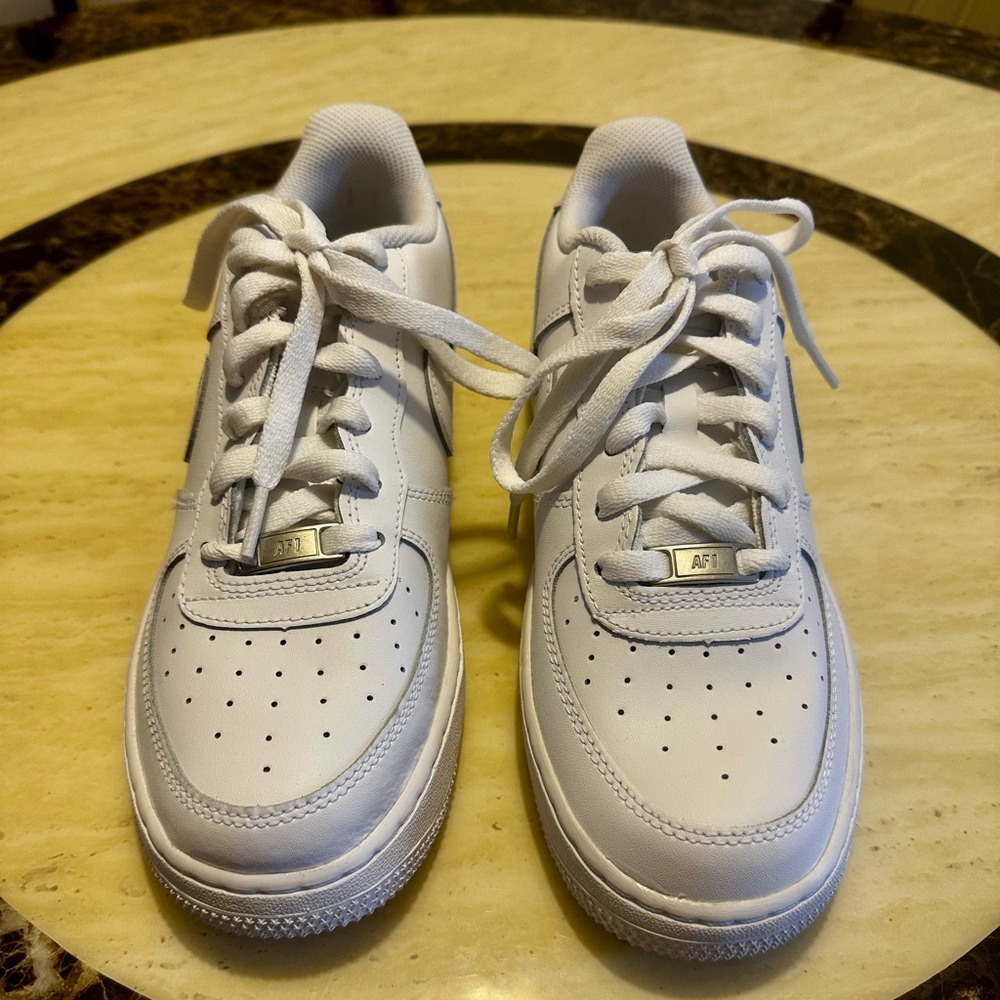 Brand New Air Force One Size M8.5/9 W8.5/9 EU 40